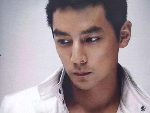 最新爆料男星是谁啊,神秘男星身份揭晓，真相令人震惊！